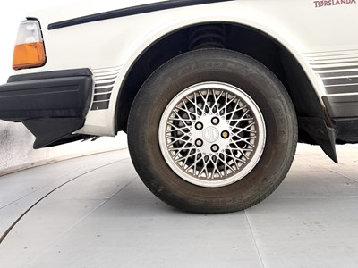 Lot 21 - 1993 Volvo 240 Torslanda
