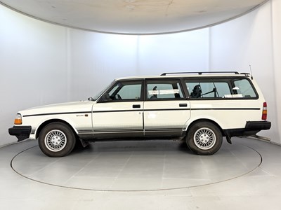 Lot 21 - 1993 Volvo 240 Torslanda