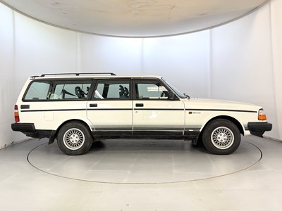 Lot 21 - 1993 Volvo 240 Torslanda