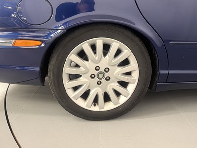 Lot 75 - 2003 Jaguar XJ6