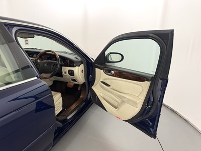 Lot 75 - 2003 Jaguar XJ6