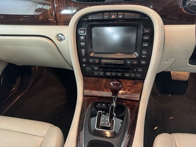 Lot 75 - 2003 Jaguar XJ6