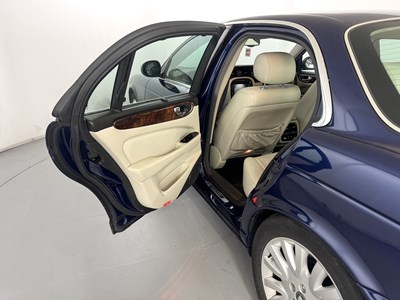 Lot 75 - 2003 Jaguar XJ6