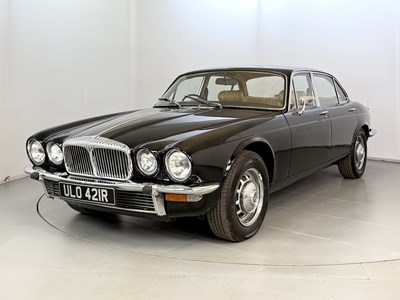 Lot 22 - 1976 Daimler Sovereign 4.2 LWB