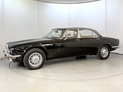 Lot 22 - 1976 Daimler Sovereign 4.2 LWB