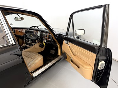 Lot 22 - 1976 Daimler Sovereign 4.2 LWB