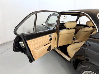 Lot 22 - 1976 Daimler Sovereign 4.2 LWB