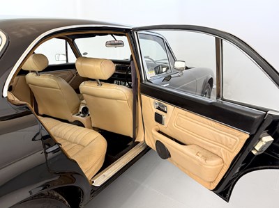 Lot 22 - 1976 Daimler Sovereign 4.2 LWB