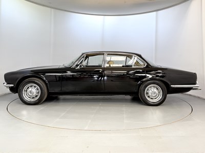 Lot 22 - 1976 Daimler Sovereign 4.2 LWB