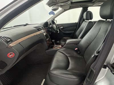 Lot 100 - 2004 Mercedes-Benz S320