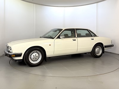 Lot 7 - 1992 Jaguar XJ6