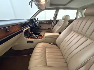 Lot 7 - 1992 Jaguar XJ6