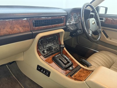 Lot 7 - 1992 Jaguar XJ6