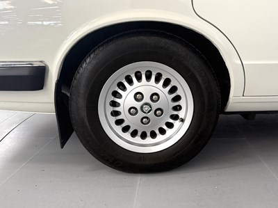 Lot 7 - 1992 Jaguar XJ6