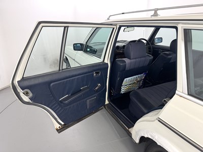 Lot 62 - 1982 Mercedes-Benz 200T