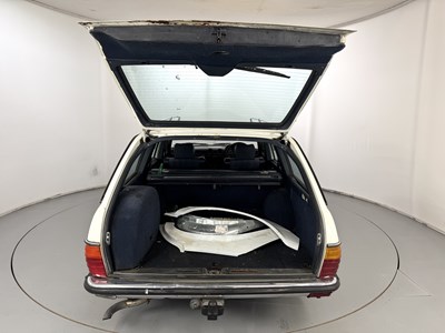 Lot 62 - 1982 Mercedes-Benz 200T