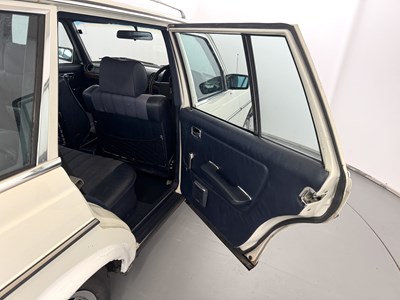 Lot 62 - 1982 Mercedes-Benz 200T