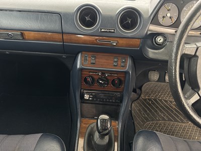 Lot 62 - 1982 Mercedes-Benz 200T