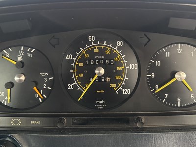 Lot 62 - 1982 Mercedes-Benz 200T
