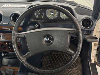 Lot 62 - 1982 Mercedes-Benz 200T