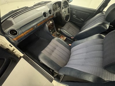 Lot 62 - 1982 Mercedes-Benz 200T
