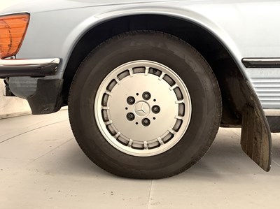 Lot 105 - 1980 Mercedes-Benz 380SL