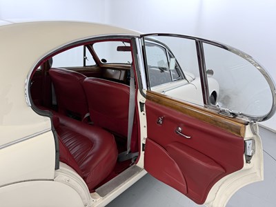 Lot 107 - 1968 Jaguar MK2