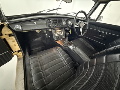 Lot 71 - 1973 MG B Roadster