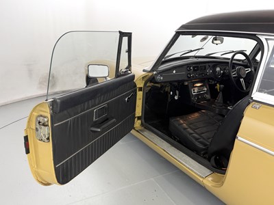Lot 71 - 1973 MG B Roadster