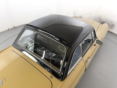 Lot 71 - 1973 MG B Roadster