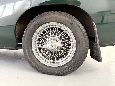 Lot 87 - 1972 MG BGT