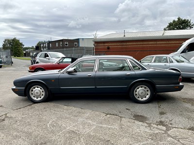 Lot 187 - 1998 Daimler V8 - NO RESERVE