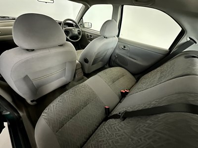 Lot 90 - 2000 Ford Mondeo