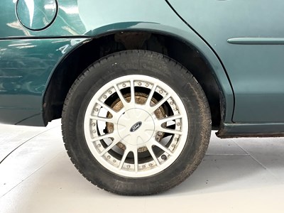 Lot 90 - 2000 Ford Mondeo