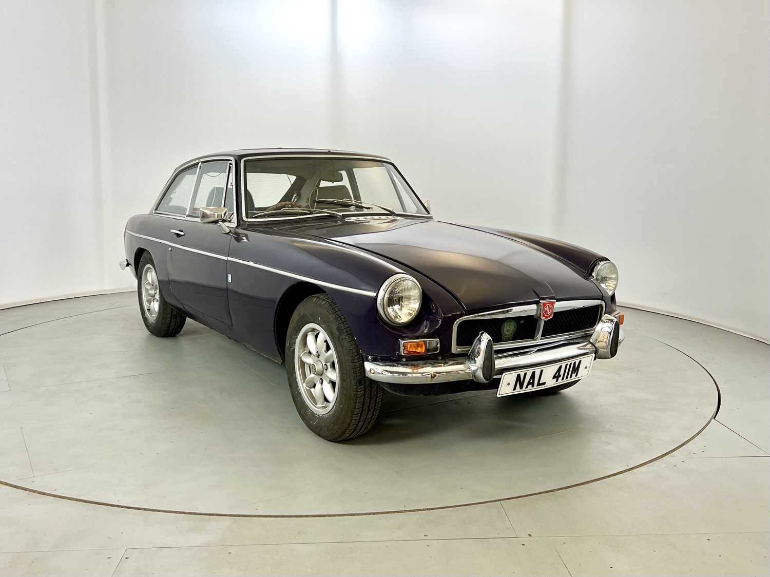 Lot 98 - 1974 MG BGT