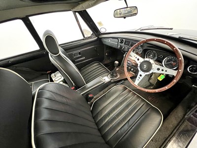 Lot 98 - 1974 MG BGT