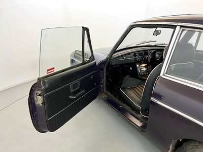 Lot 98 - 1974 MG BGT