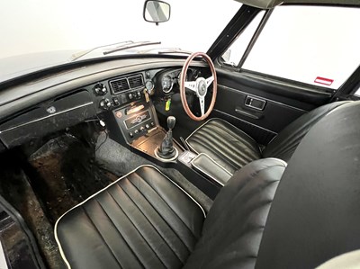 Lot 98 - 1974 MG BGT