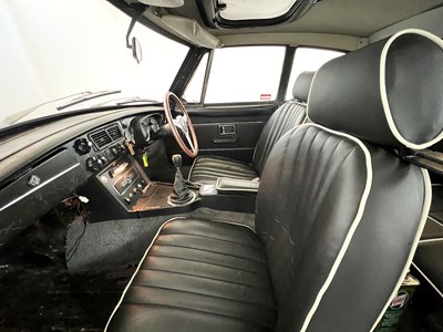 Lot 98 - 1974 MG BGT