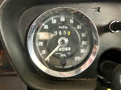 Lot 98 - 1974 MG BGT