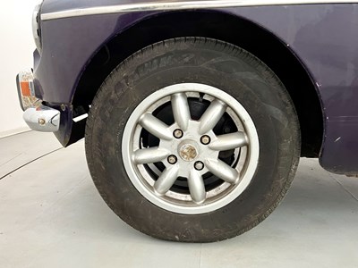 Lot 98 - 1974 MG BGT